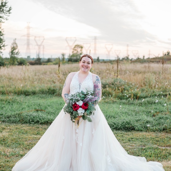 Madison James MJ611 Size 20 Wedding gown worn once - Picture 8 of 10